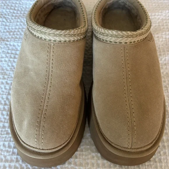 UGG Women’s Koolaburra Clogs - Picture 5 of 5